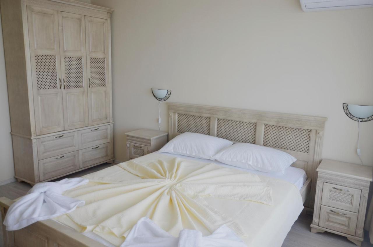 Ashram Hotel Primorsko Exterior photo