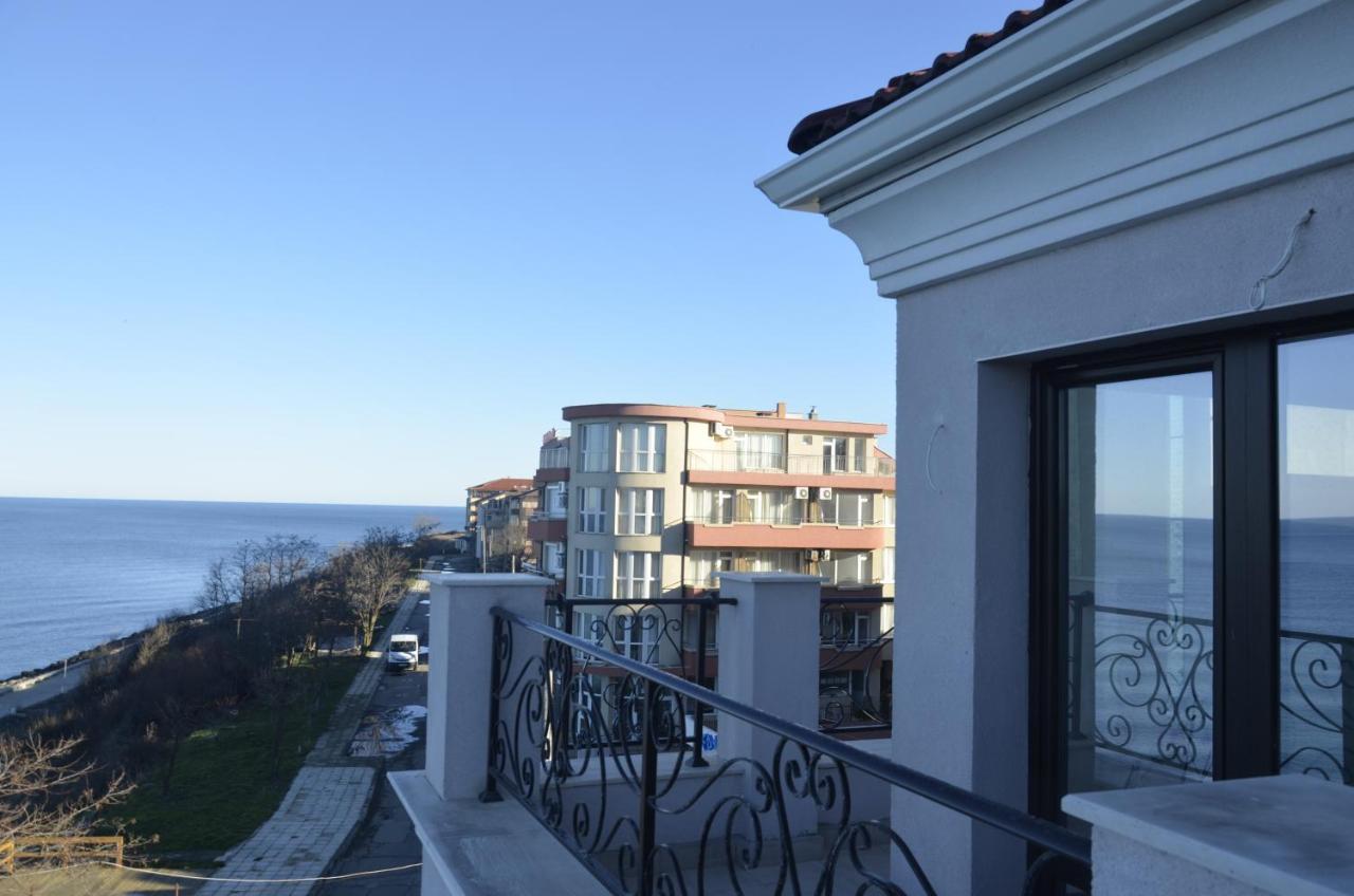 Ashram Hotel Primorsko Exterior photo