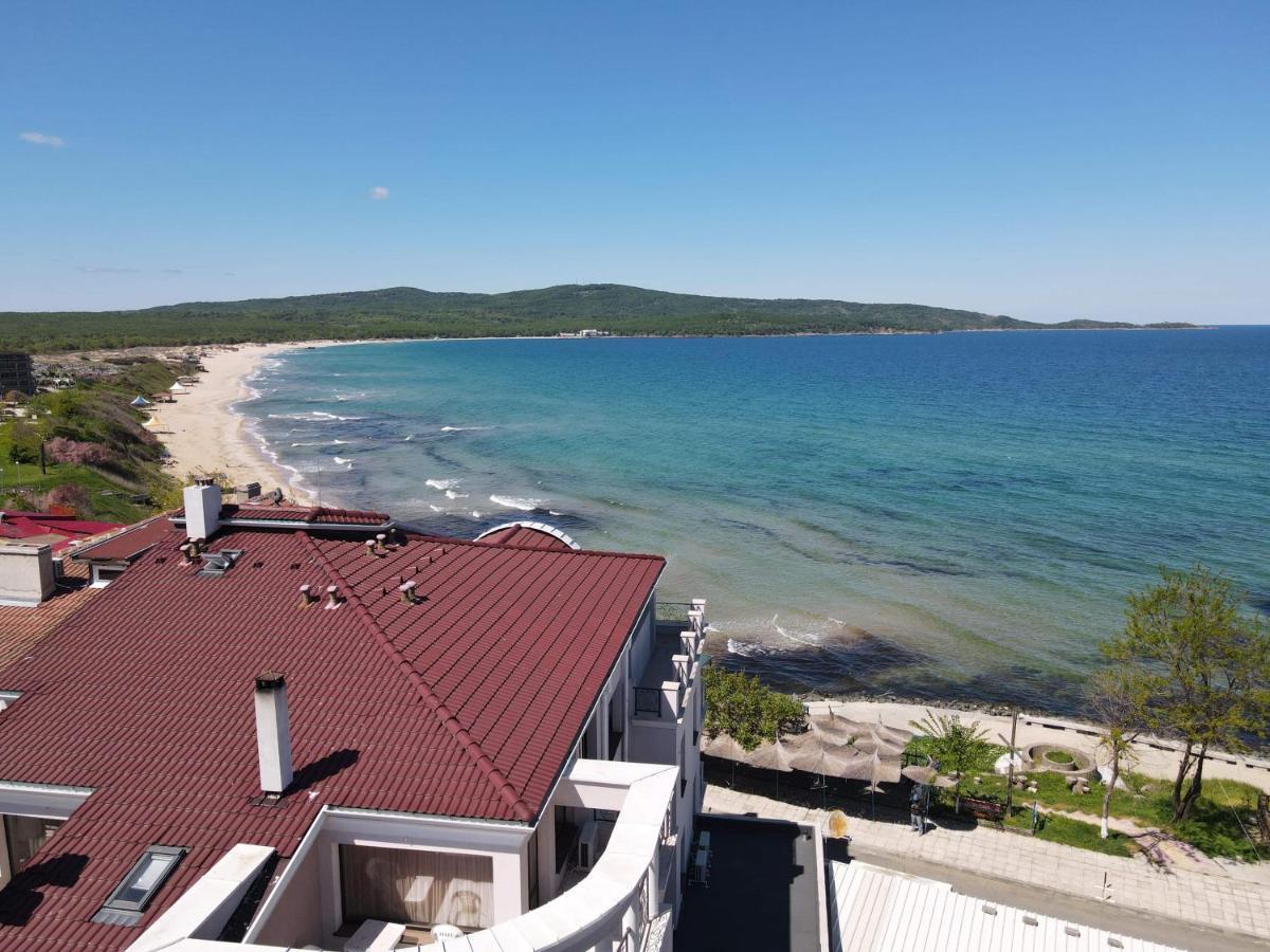 Ashram Hotel Primorsko Exterior photo